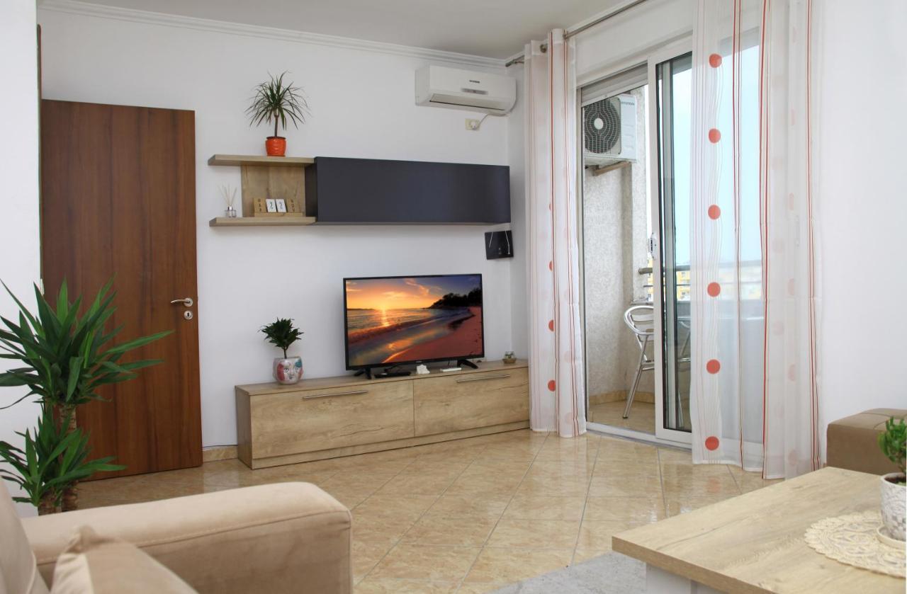 Beautiful Apartment At Port Side! Durres Exterior photo