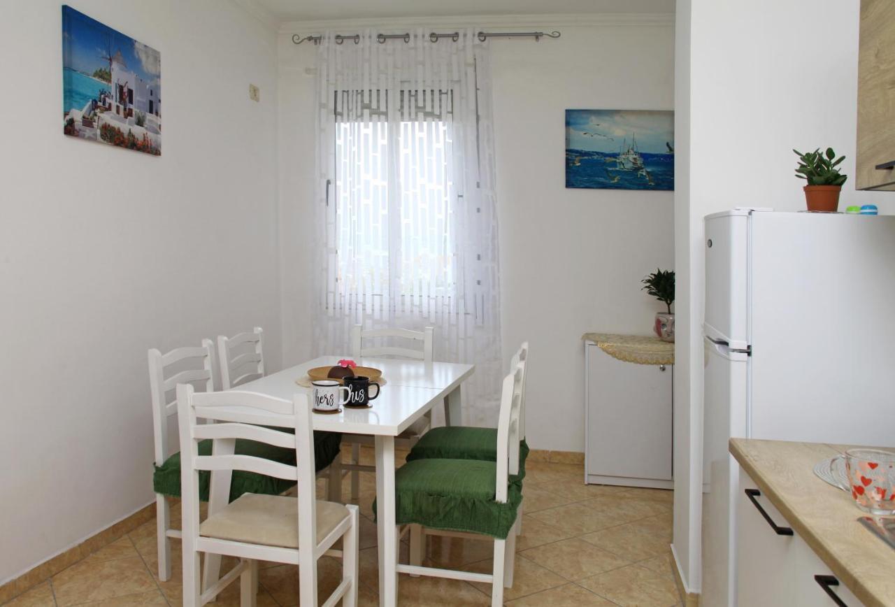 Beautiful Apartment At Port Side! Durres Exterior photo