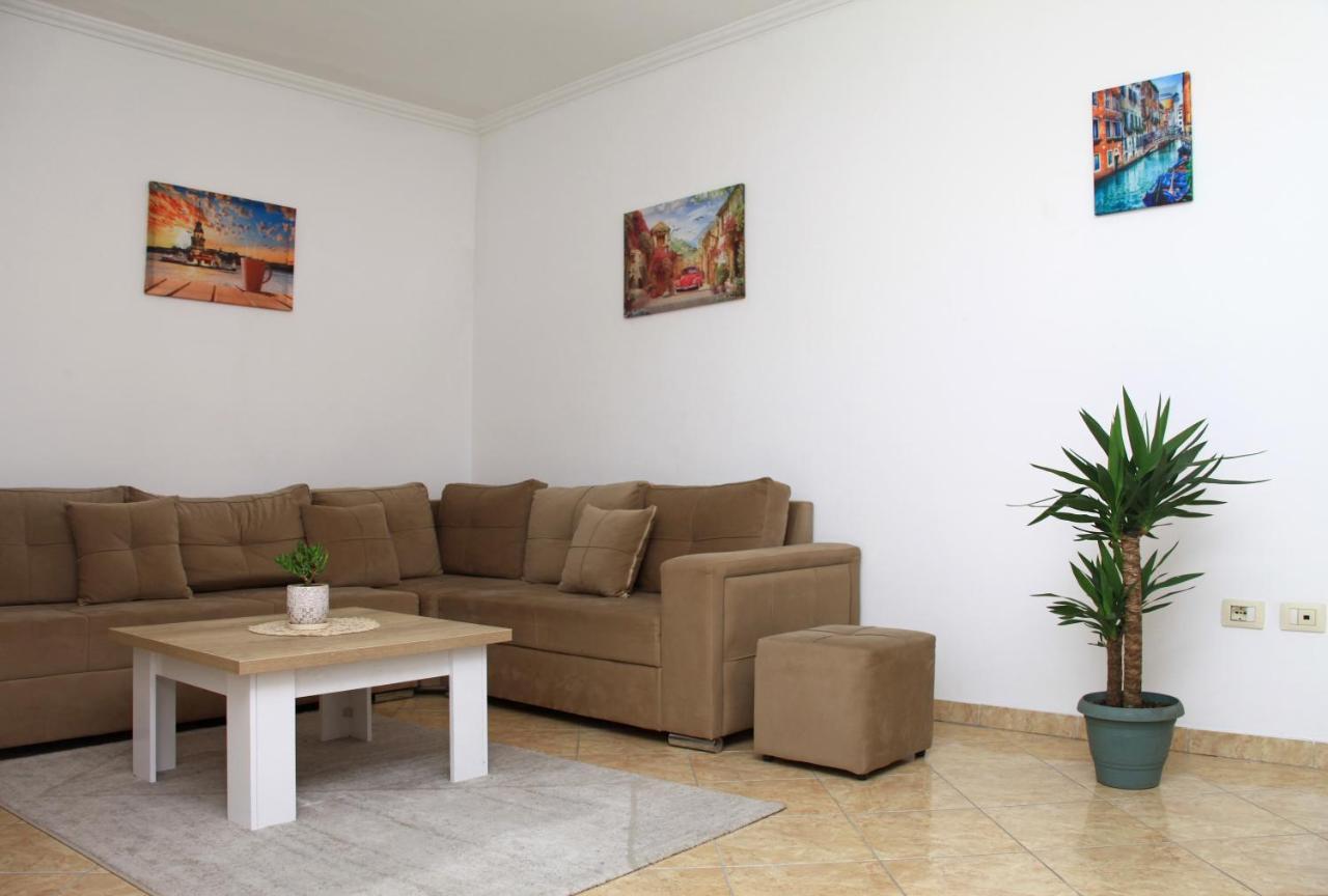 Beautiful Apartment At Port Side! Durres Exterior photo