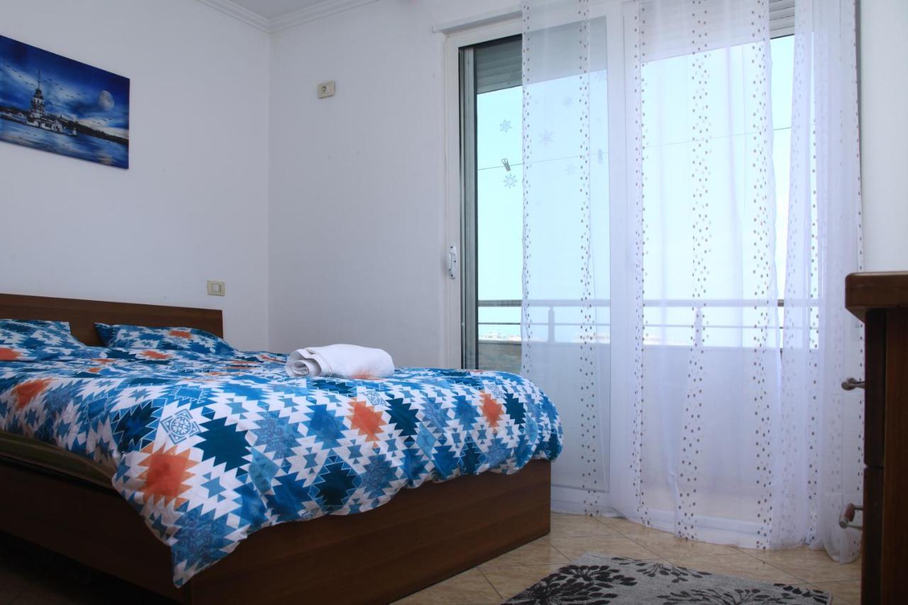 Beautiful Apartment At Port Side! Durres Exterior photo