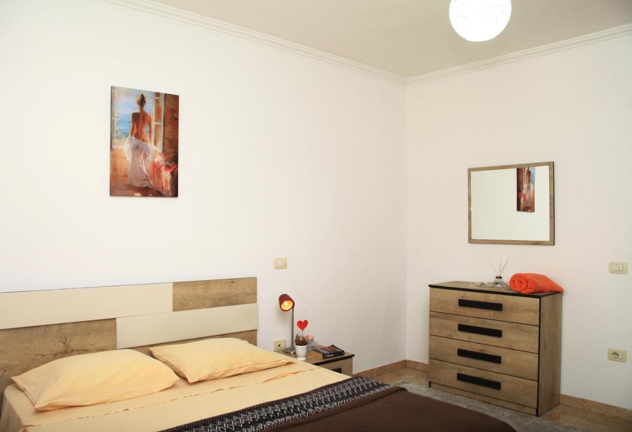 Beautiful Apartment At Port Side! Durres Exterior photo