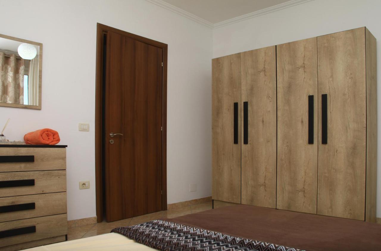 Beautiful Apartment At Port Side! Durres Exterior photo