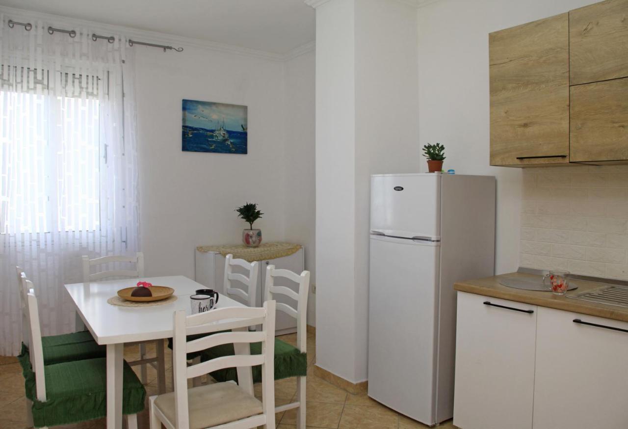 Beautiful Apartment At Port Side! Durres Exterior photo